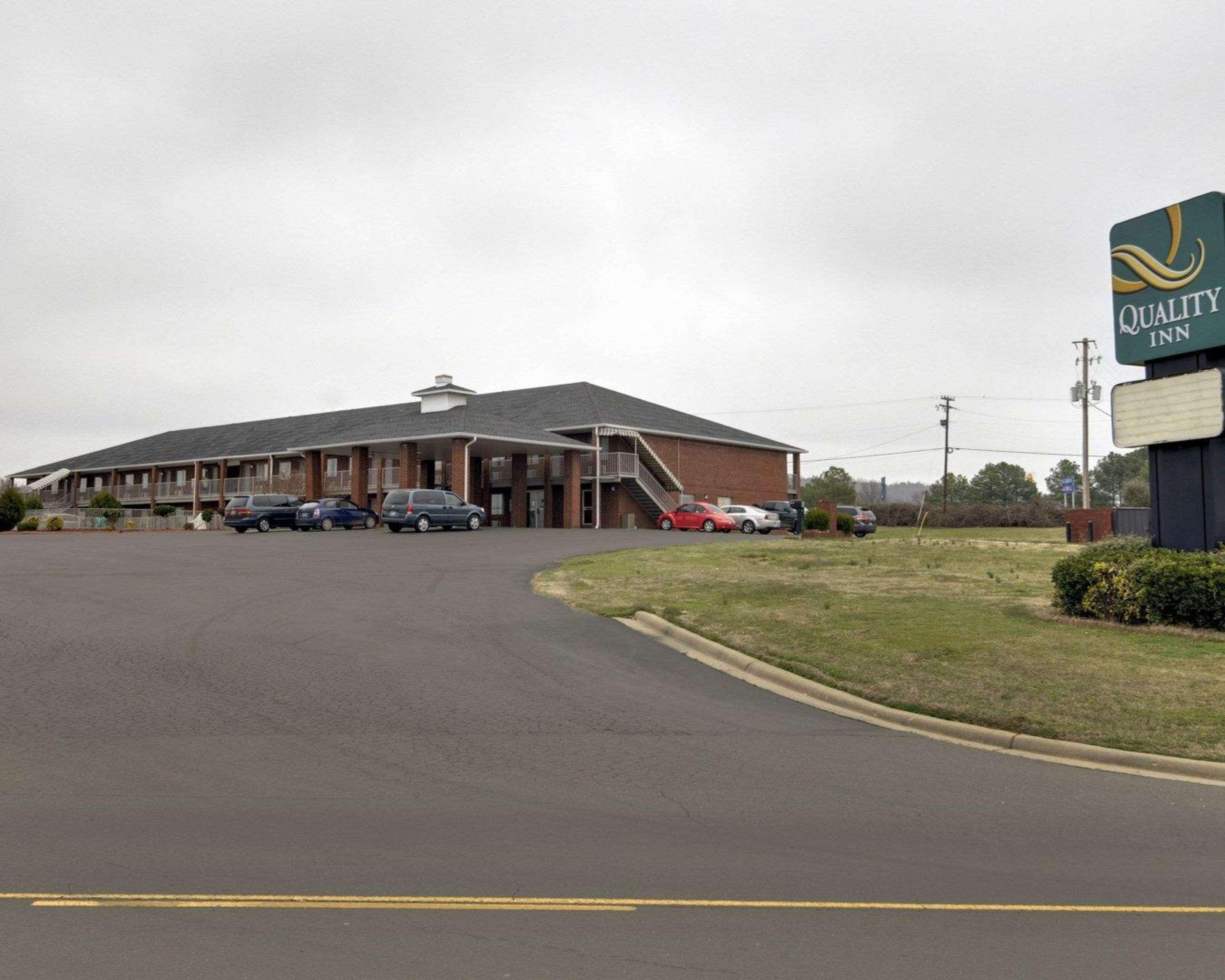 Quality Inn Russellville I-40 Exterior photo